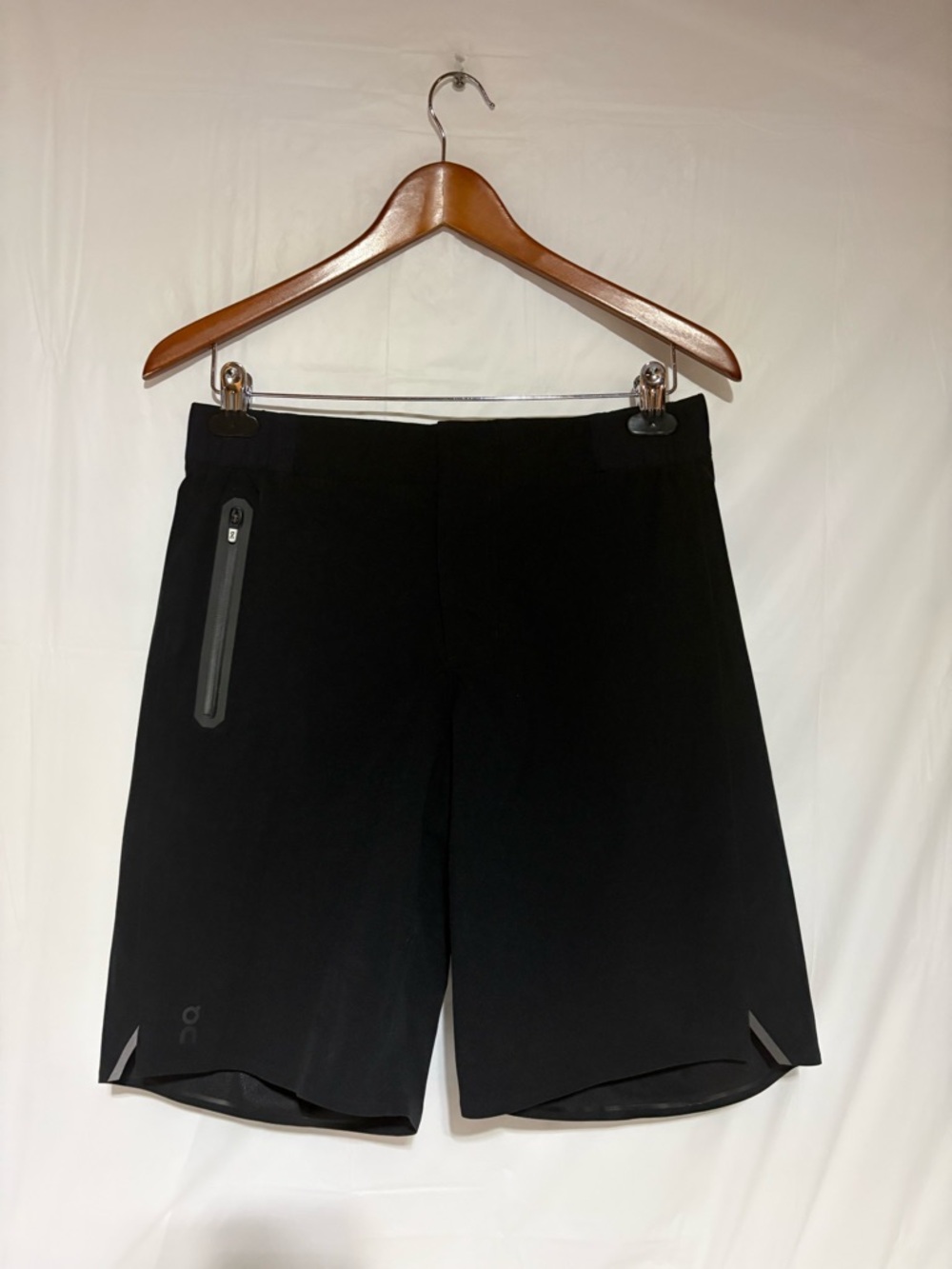 Men On Cloud Black Athletic Shorts